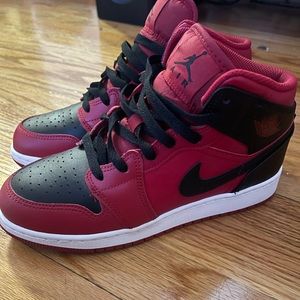 Air Jordan 1 Mid